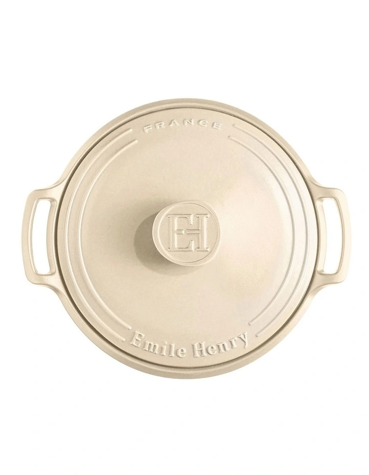 Sublime Round Casserole 6L in Sable image 2