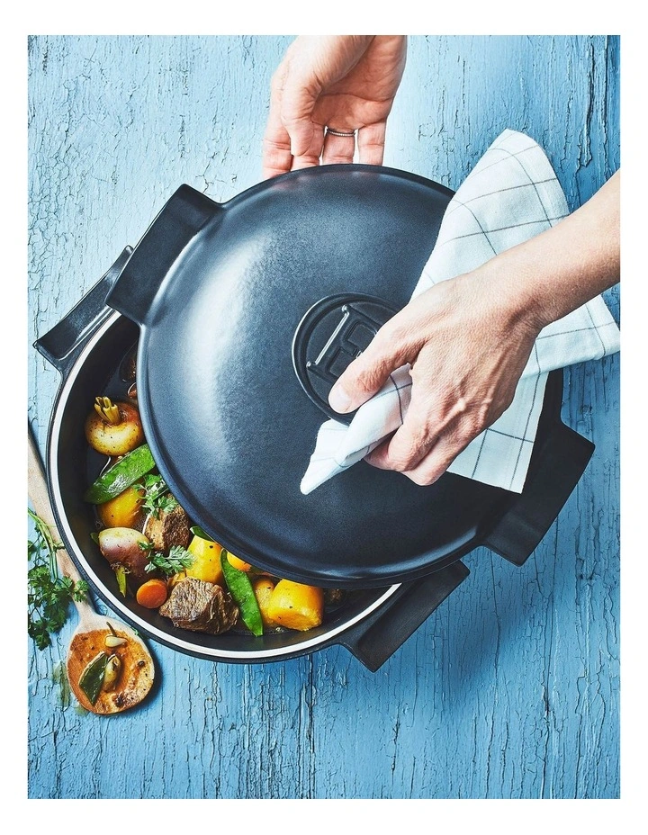 Delight Round Casserole 4L in Graphit image 6