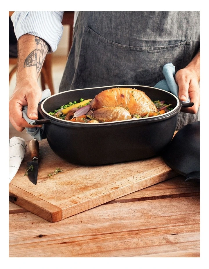 Delight Oval Casserole Dutch Oven 4.5L in Graphite image 6