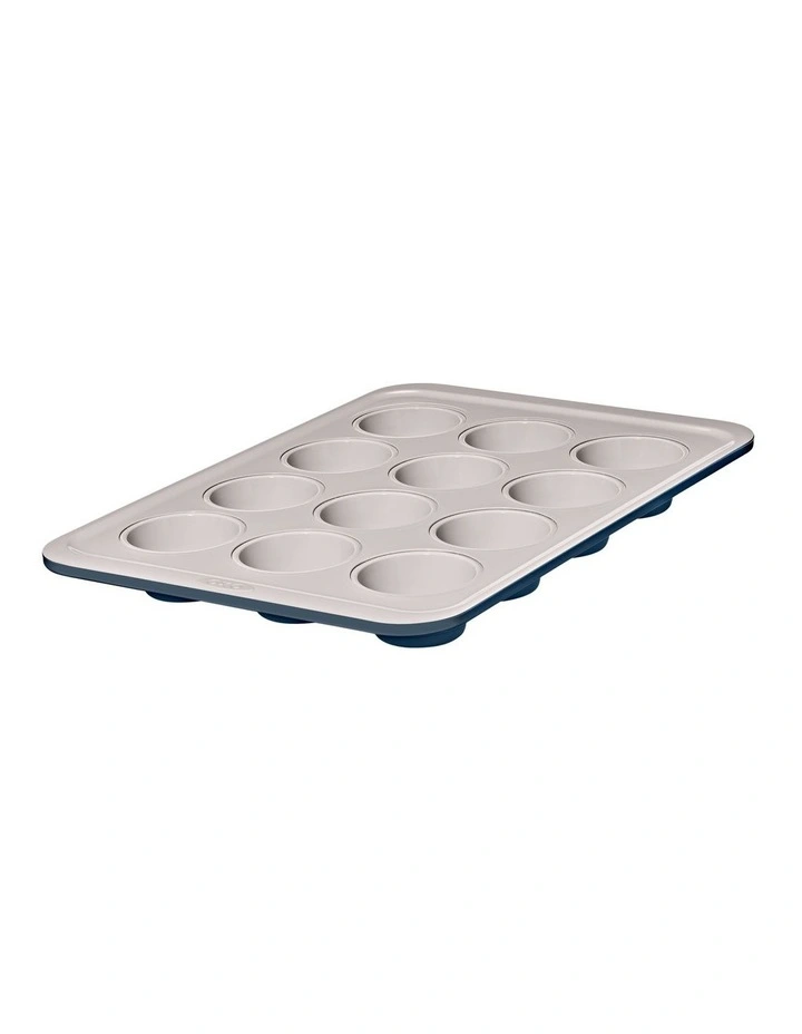 12-Cup Muffin Pan image 1