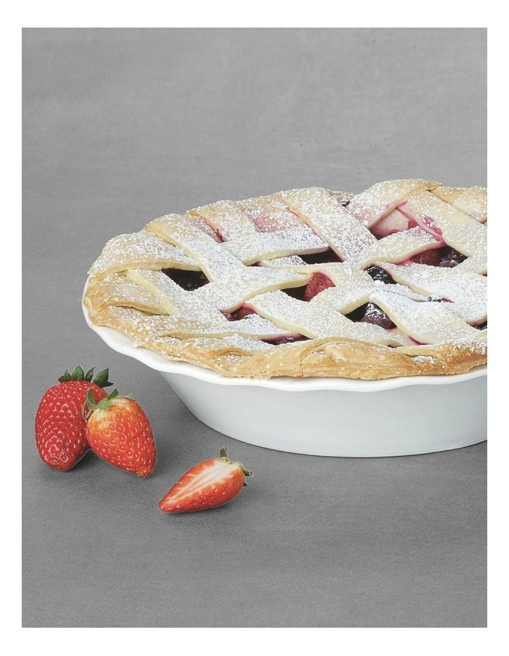 Fluted Pie Dish in White image 2