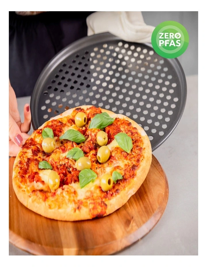 Heavy Base Round Pizza Crisper Carbon 33cm image 4