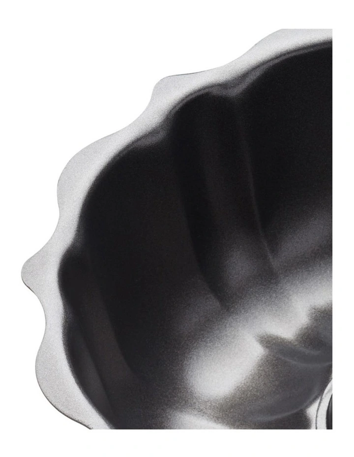 Heavy Base Fluted Ring Cake Pan 25cm in Carbon image 2