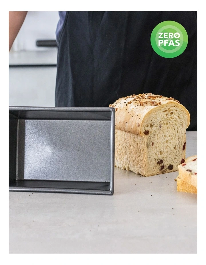 Heavy Base Box Sided Loaf Pan 21x11cm in Carbon image 5