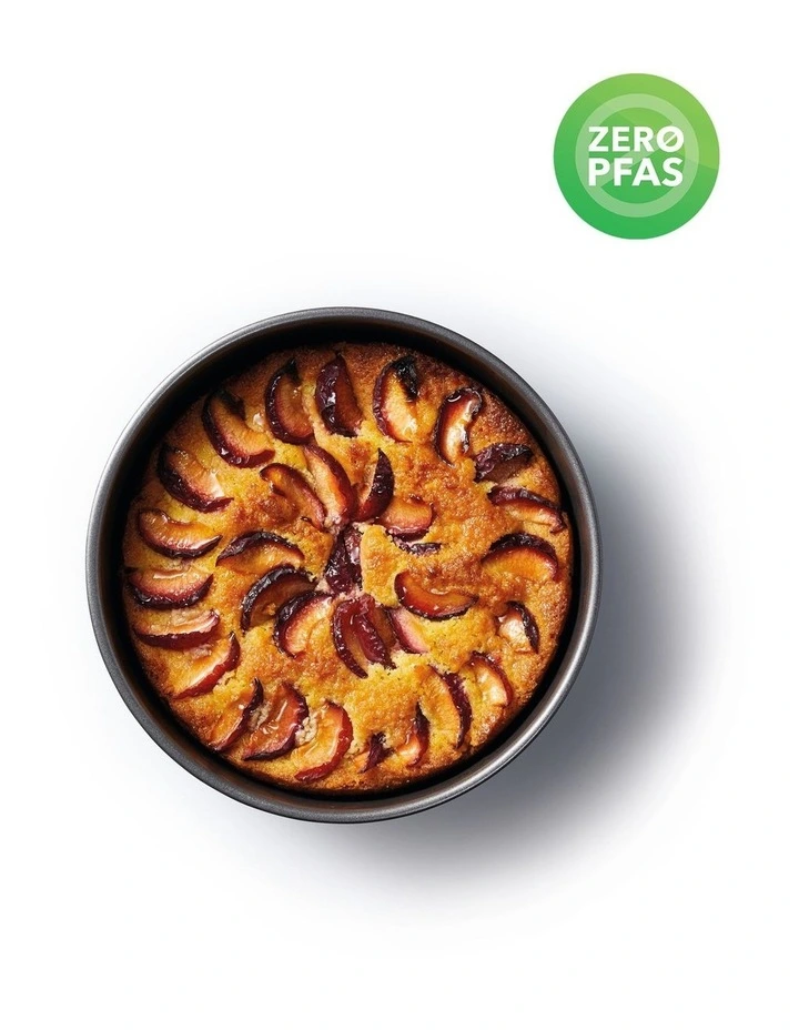 Heavy Base Loose Round Deep Cake Pan 20cm in Carbon image 4