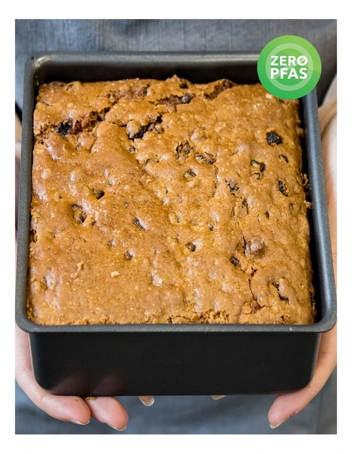 Heavy Base 21cm Loose Base Square Deep Cake Pan in Carbon image 3