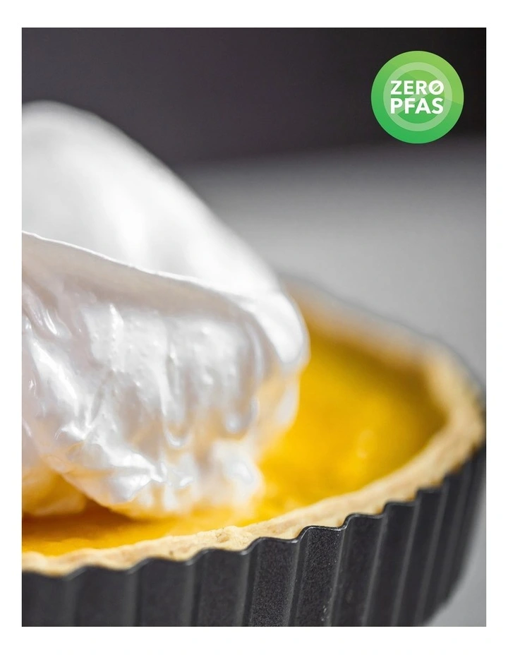 Heavy Base 25cm Loose Base Round Quiche Pan in Carbon image 3