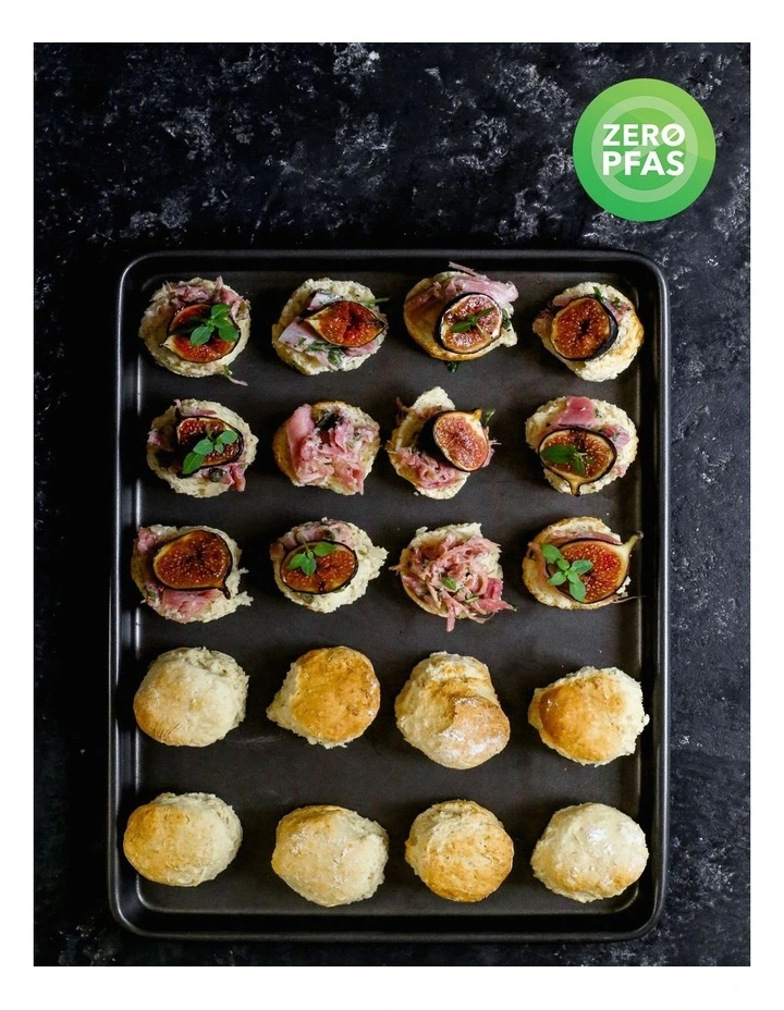 Heavy Base Oven Tray Carbon 39x27cm image 3