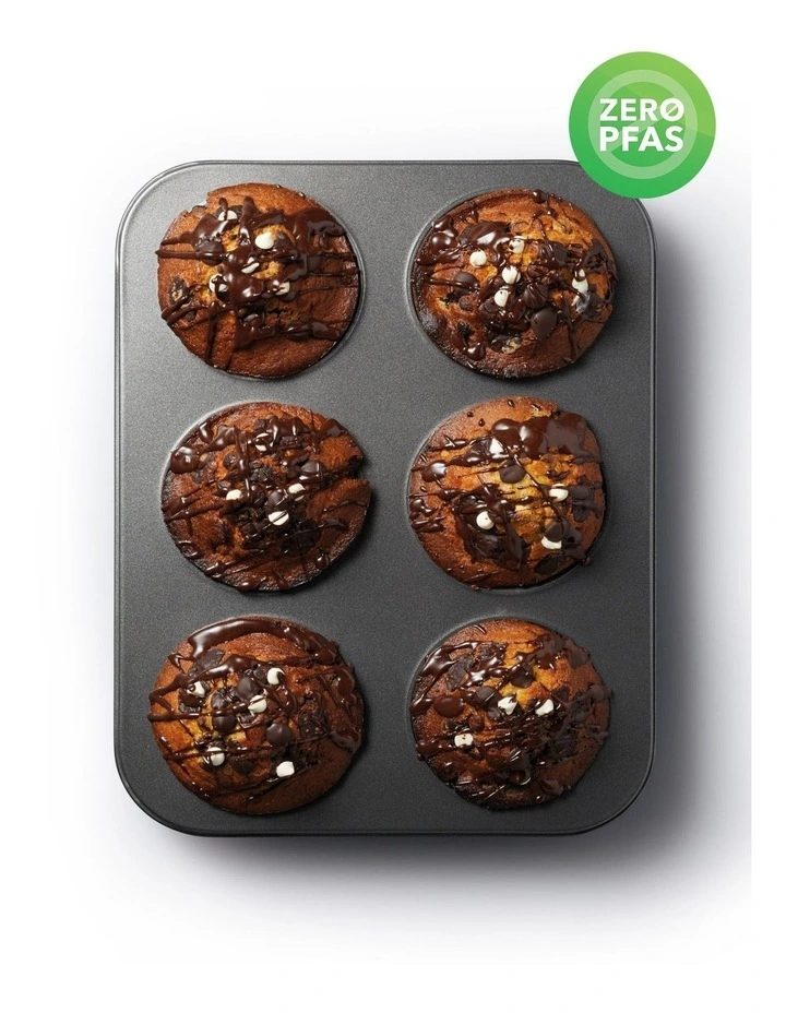 Heavy Base 6-Cup American Muffin Pan in Carbon image 5