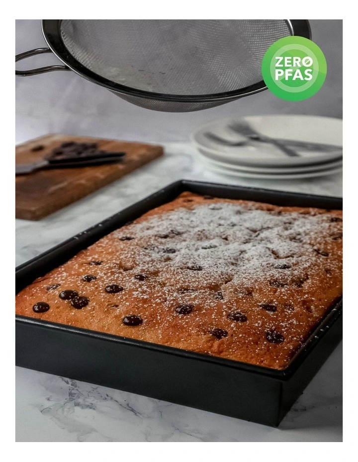 Heavy Base Rectangular Deep Cake Pan Carbon 35x24cm image 3