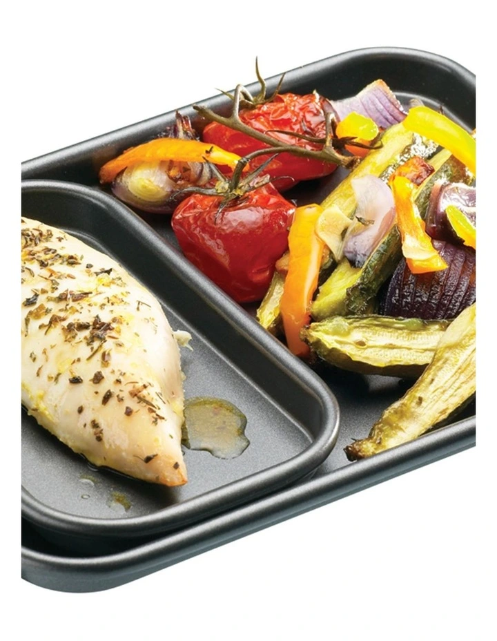 Heavy Base Baking Tray 24x18cm in Carbon image 2