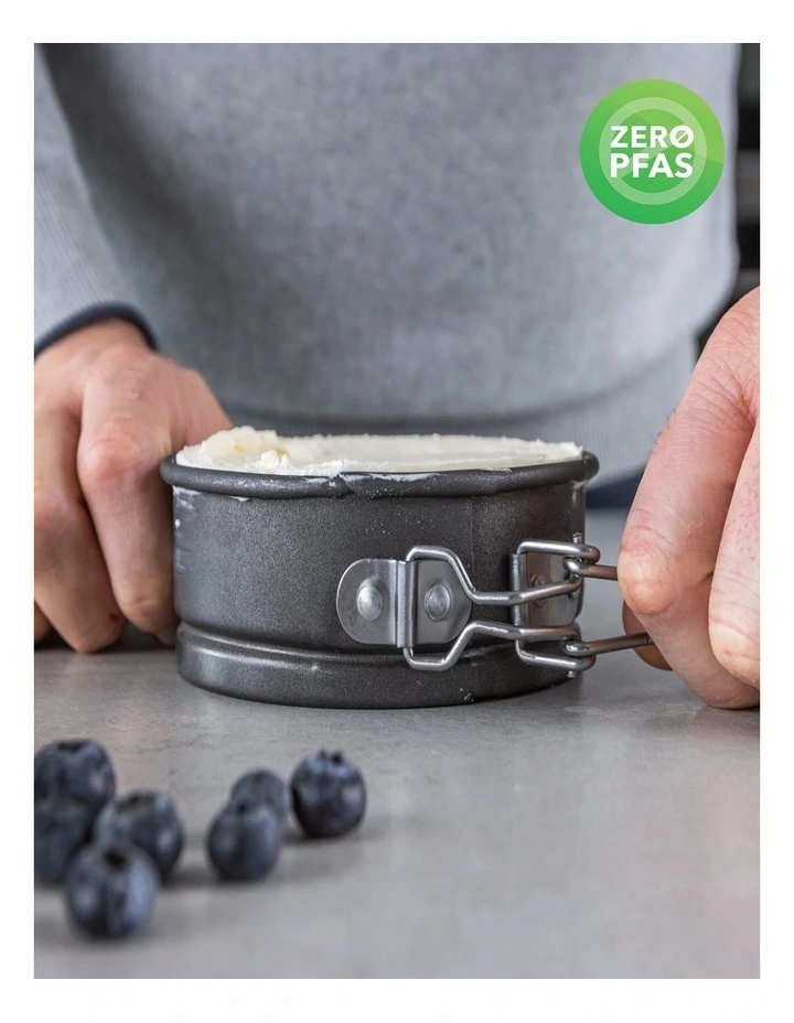 Heavy Base Springform Round Cake Pan 11cm in Carbon image 3
