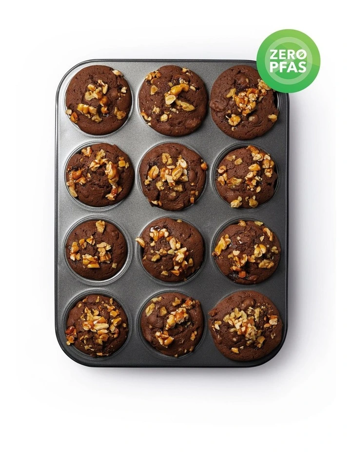 Heavy Base Muffin/Cupcake Pan 12-Cup in Carbon image 5