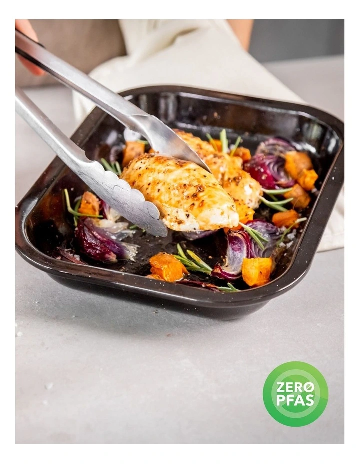 Pro Vitreous Enamel Roasting Pan 27x21cm in Carbon image 5