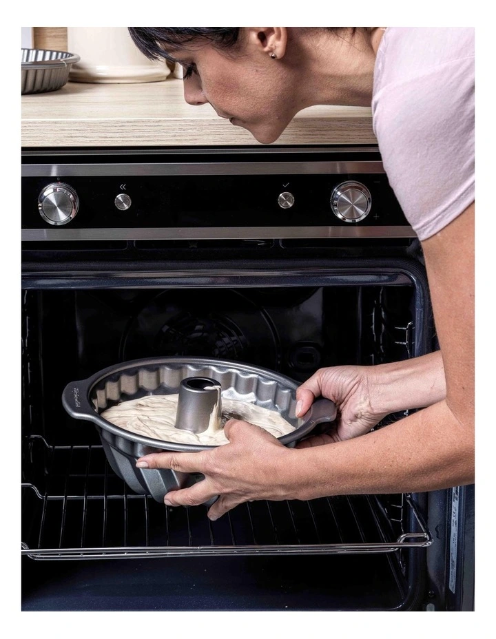 Tulband Cakeform 24cm in Grey image 3