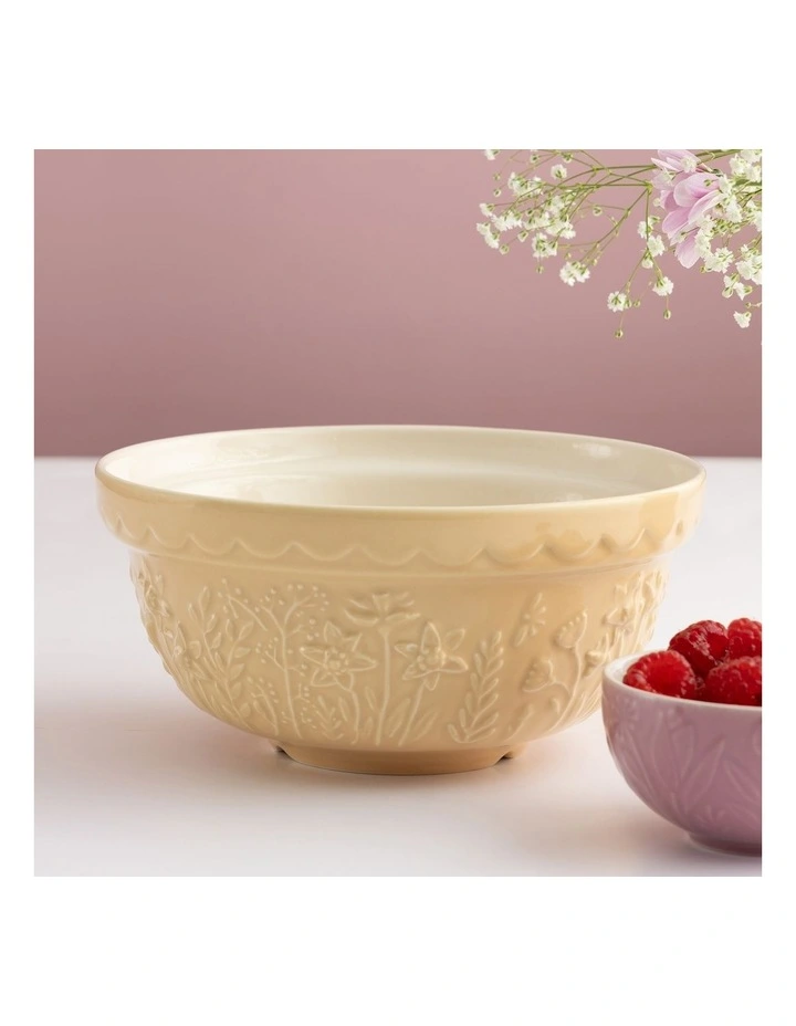 In The Meadow Daffodil Mixing Bowl 21cm/1.1 L in Yellow image 2
