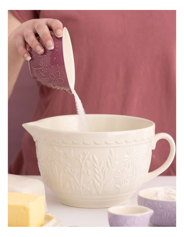 The Meadow Batter Bowl 1.9L/25 x 19 x 13cm in Cream image 2