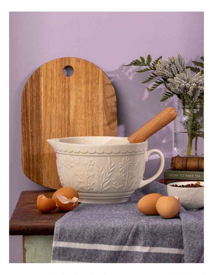 The Meadow Batter Bowl 1.9L/25 x 19 x 13cm in Cream image 2