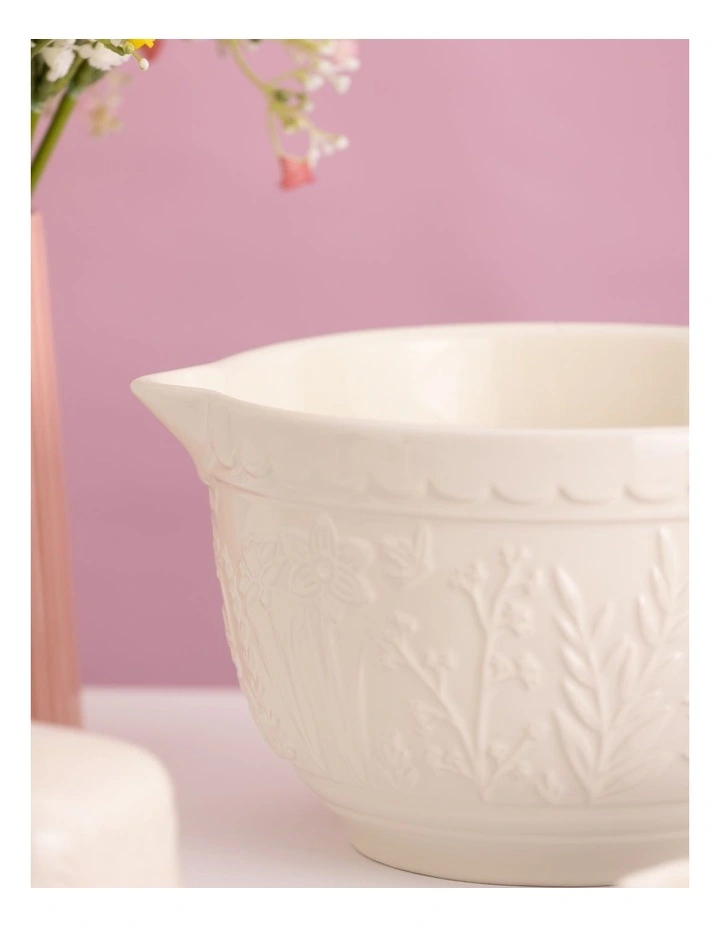 The Meadow Batter Bowl 1.9L/25 x 19 x 13cm in Cream image 3