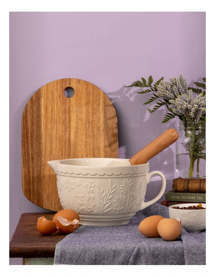The Meadow Batter Bowl 1.9L/25 x 19 x 13cm in Cream image 4