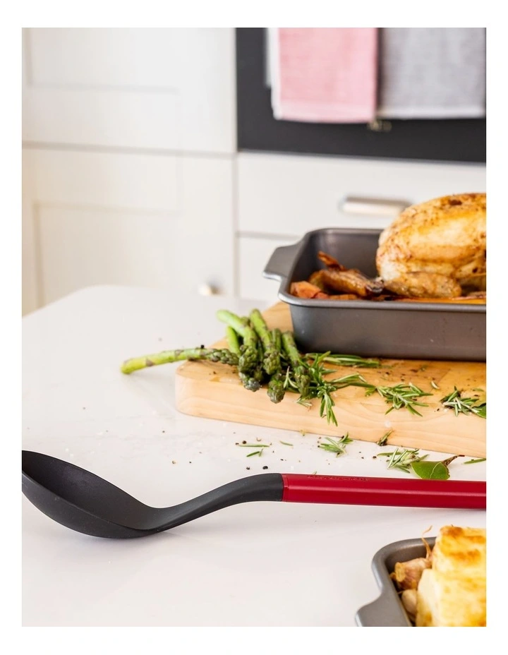 Basting Spoon in Empire Red image 3