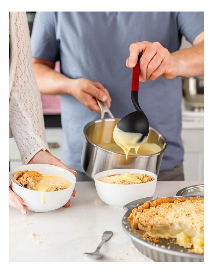 Ladle in Empire Red image 4