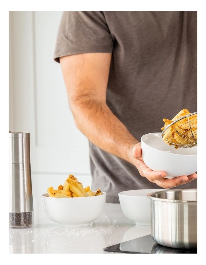 Wire Strainer in Empire Red image 3