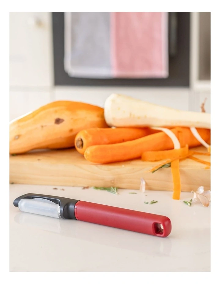 Euro Peeler in Empire Red image 3