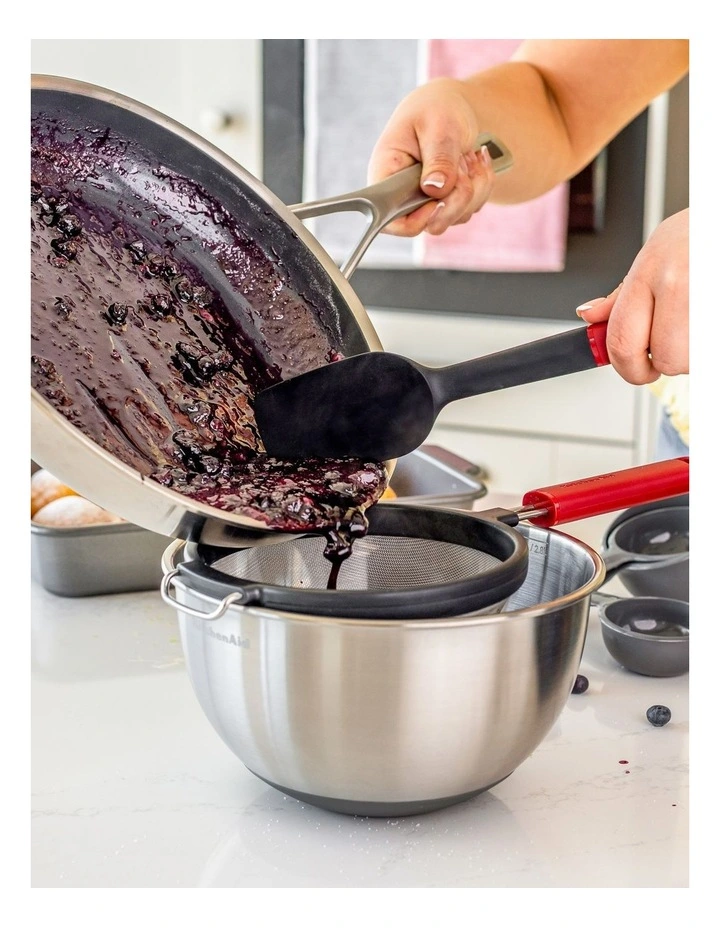 Stainless Steel Mesh Sieve in Empire Red image 4