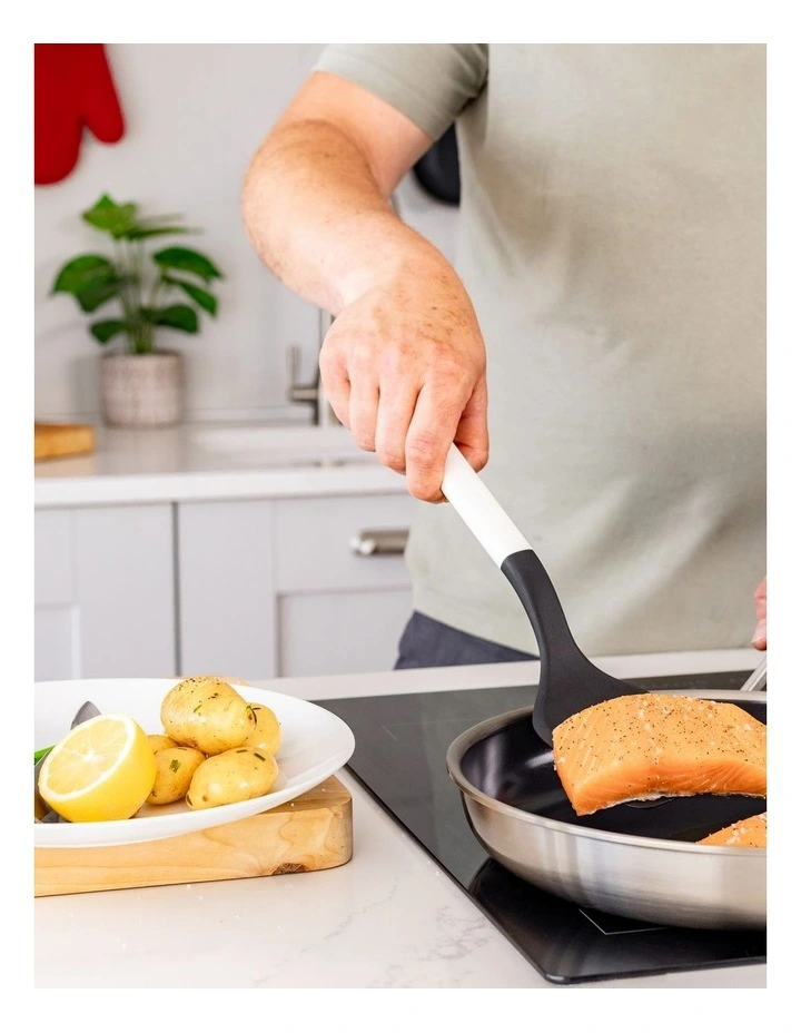 Solid Turner in Porcelain image 4