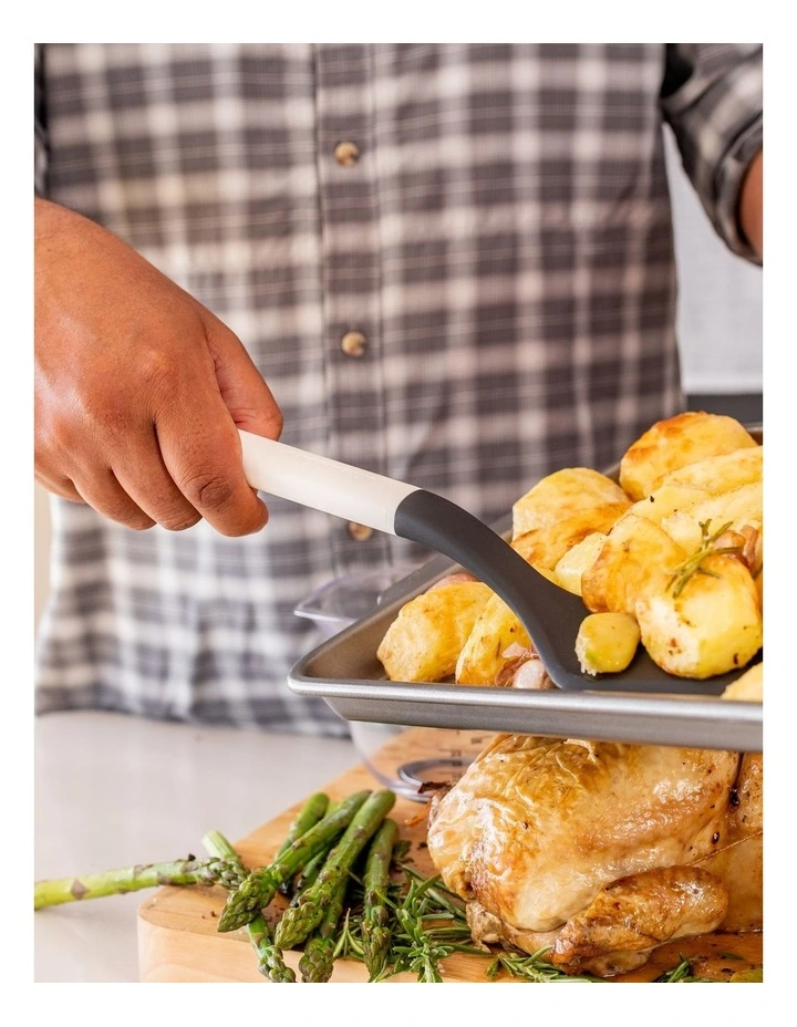 Solid Turner in Porcelain image 5