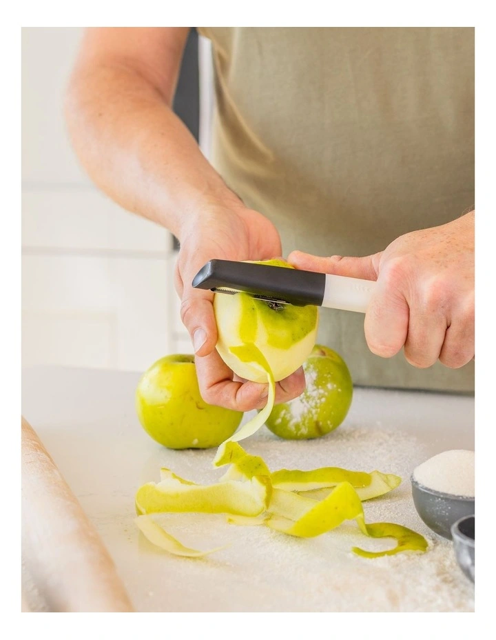 Euro Peeler in Porcelain image 4