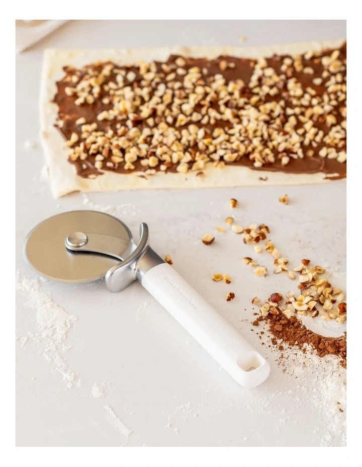 Pizza Wheel in Porcelain image 3