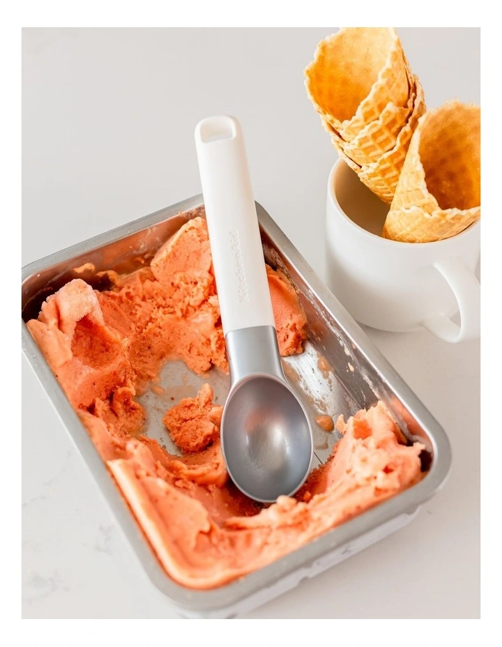 Ice Cream Scoop in Porcelain image 3