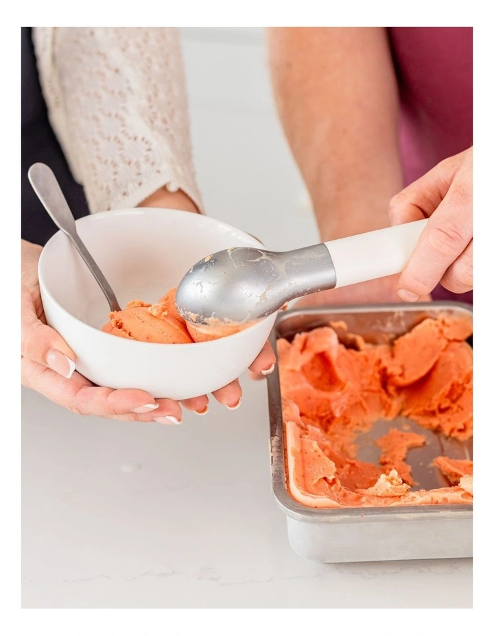 Ice Cream Scoop in Porcelain image 4