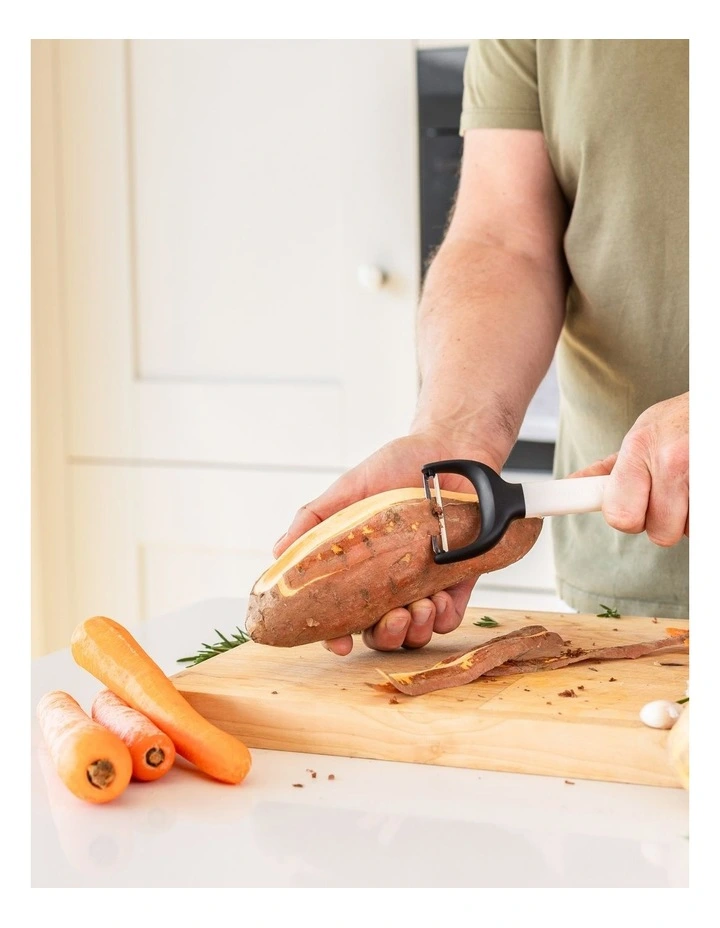 Y Peeler in Porcelain image 4