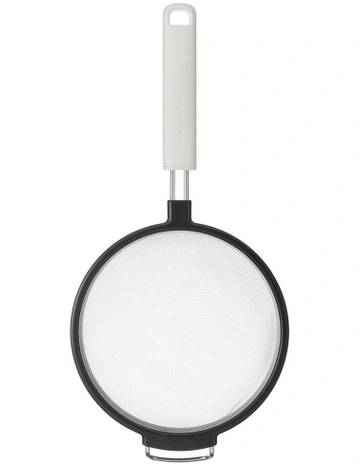 Stainless Steel Mesh Sieve in Porcelain