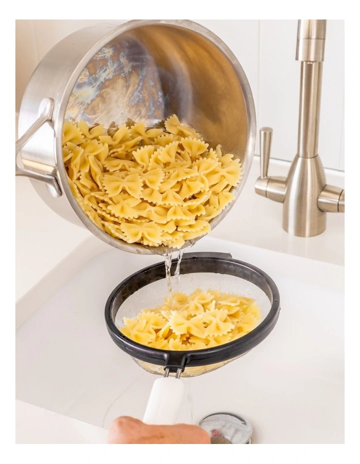 Stainless Steel Mesh Sieve in Porcelain image 4