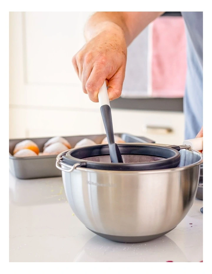 Stainless Steel Mesh Sieve in Porcelain image 5