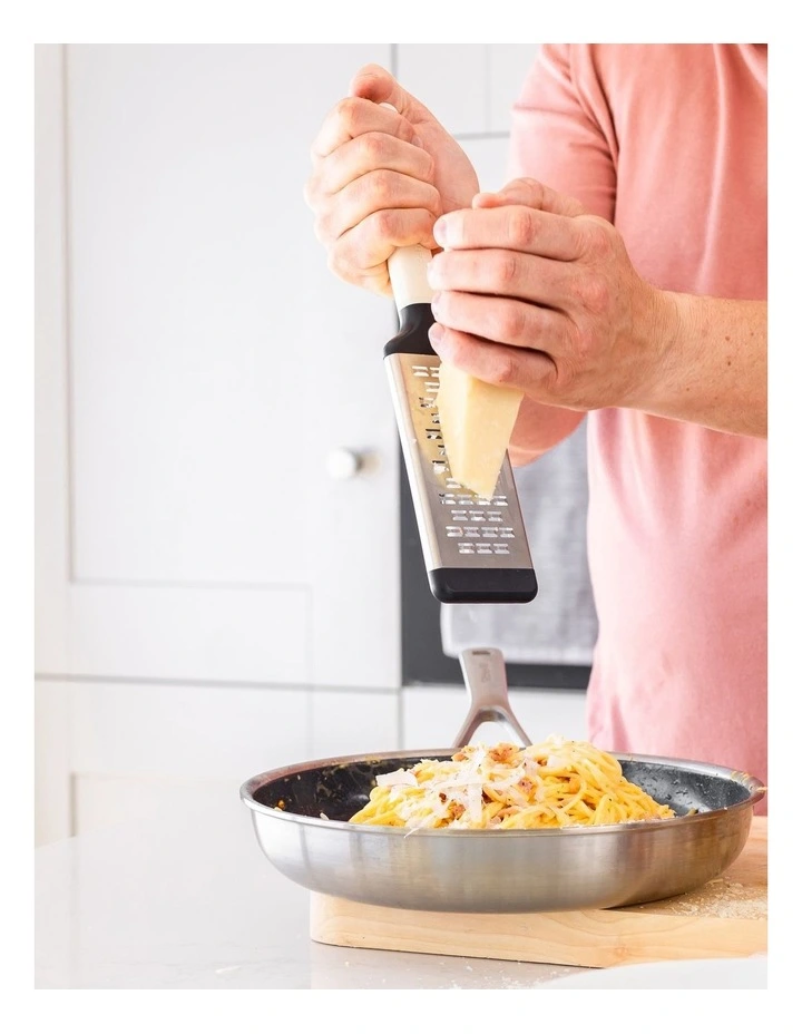 Medium Etched Grater in Porcelain image 2