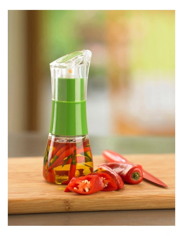 Oil Mister in Clear/Green image 4