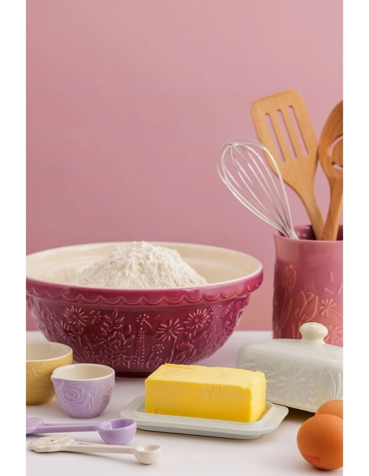 The Meadow Butter Dish 9 x 15.6 x 10.6cm in Cream image 4