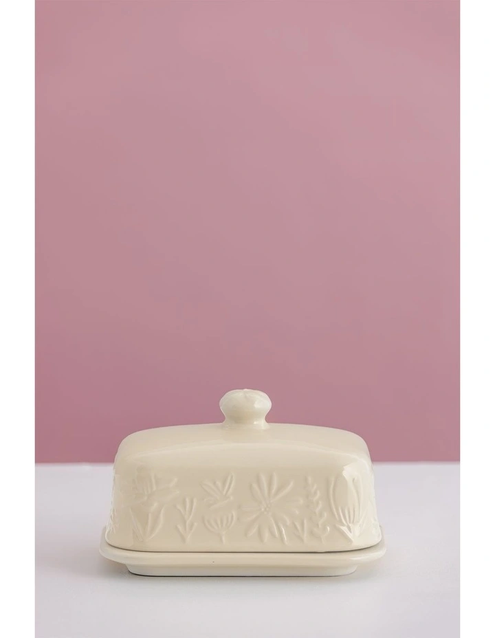 The Meadow Butter Dish 9 x 15.6 x 10.6cm in Cream image 5