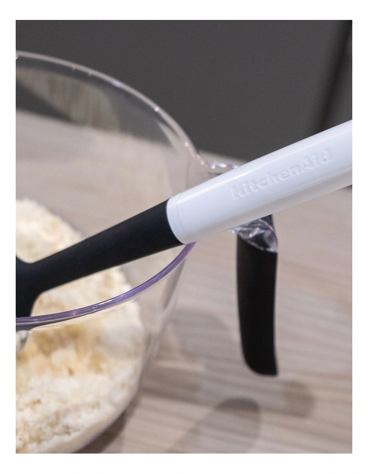 Mixing And Measuring Bowl With Handle in Clear image 4