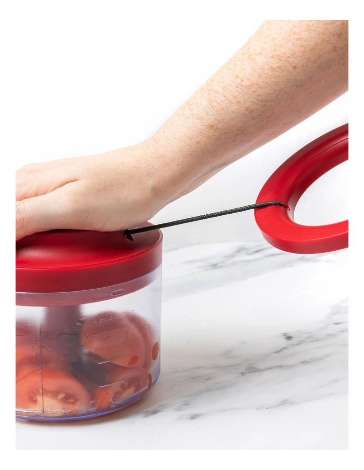 Hand Pull Food Chopper 700ml in Empire Red image 4