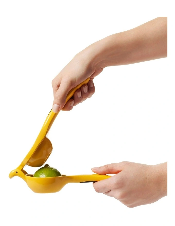 Citrus Squeezer in Yellow image 4