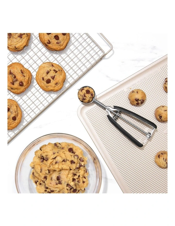 Medium Cookie Scoop in Black image 7
