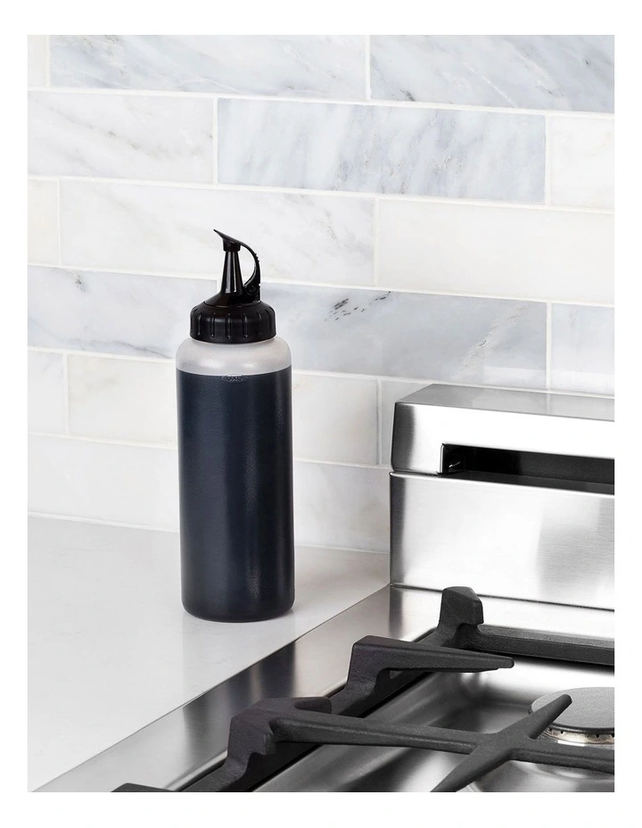 Chef's Squeeze Bottle Medium 350ml in Black image 2