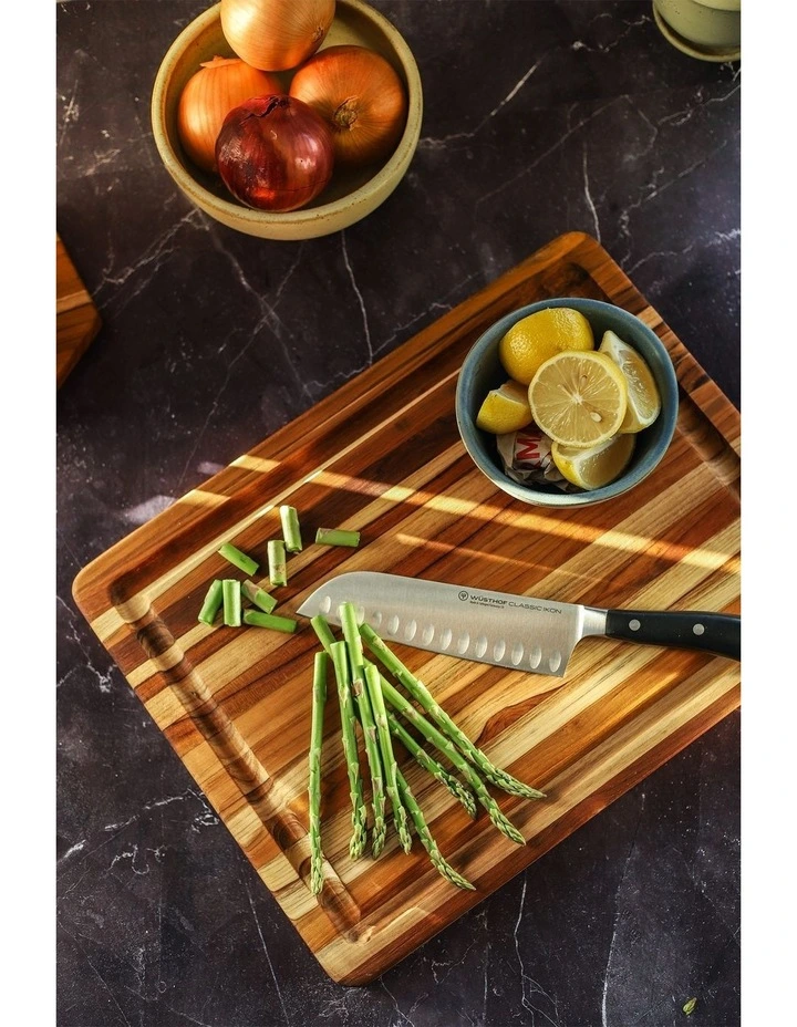 Traditional Medium Cutting Board With Juice Canal in Brown image 3