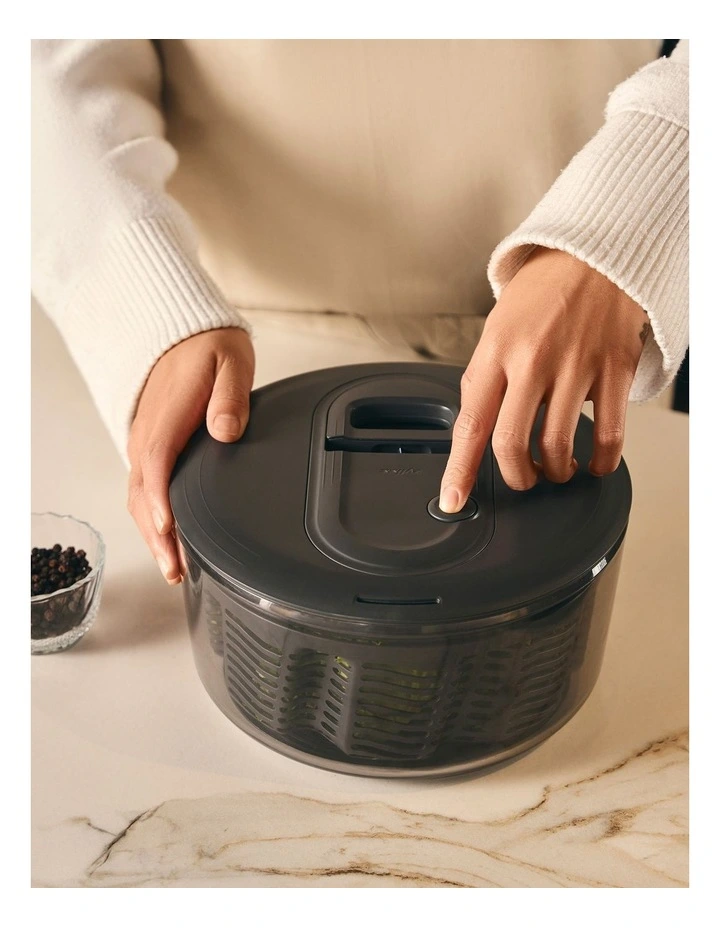 Easy Spin Salad Spinner Small  in Grey image 7